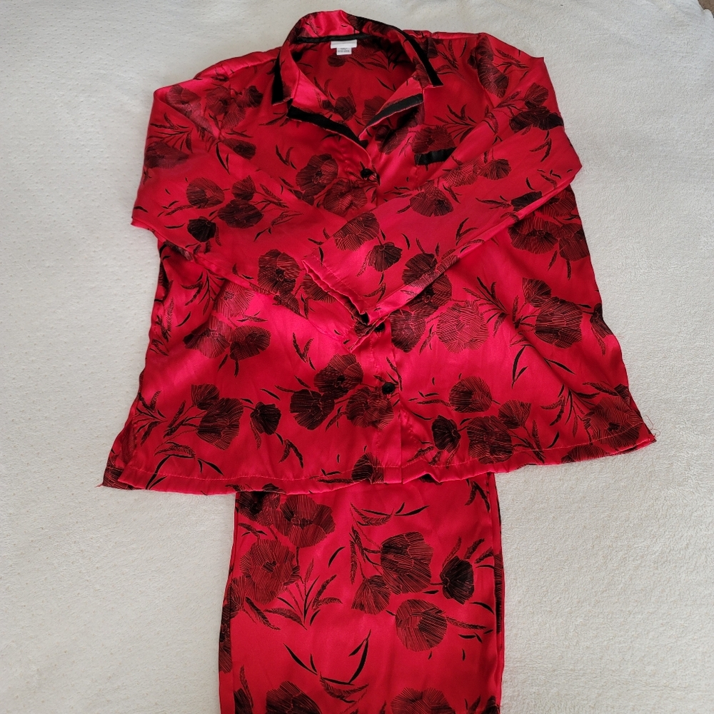 Jaclyn Smith Silky Pajama Loungewear Set